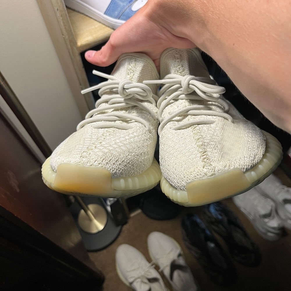 🔥Yeezy 350 V2 Light VNDS with authentication🔥 - Picture 4 of 5